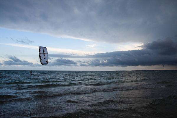 COREkitesSpain's tweet photo. Evening session Santa Pola http://t.co/KAvUUVgCwV