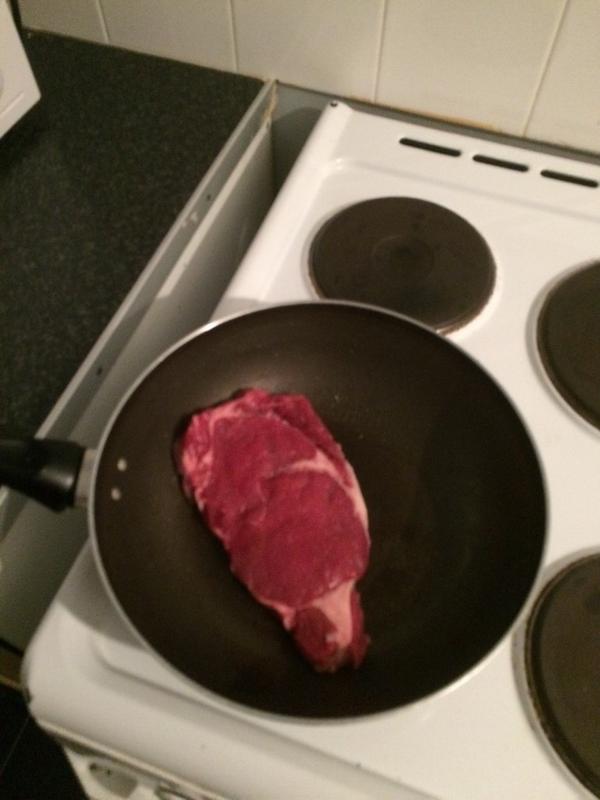 cmorrison261's tweet image. 2nd training session done, AshScott pushing me to the max with @btmoore and @ruthlynas  #feelinggood #steakfordin