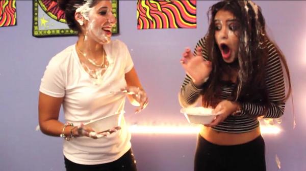 Saradellolio99's tweet photo. her video😂😂 #imadeagame #lglauren @LGlaurenn http://t.co/cZz8LI5WCE
