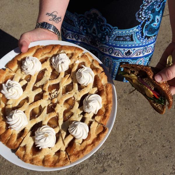 NashvilleRescue's tweet image. We have the best neighbors ever. @NashvilleMCC just gave us HUNDREDS of pies, sandwiches, salads and more!