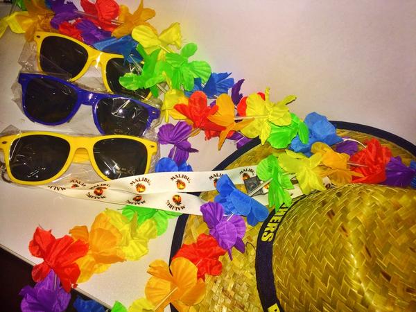 HotDogPB's tweet photo. Anyone running late to O2, we have loads of stuff left! #BringOnBCU #bcufreshers #freeshit http://t.co/HKdBdx1sTU