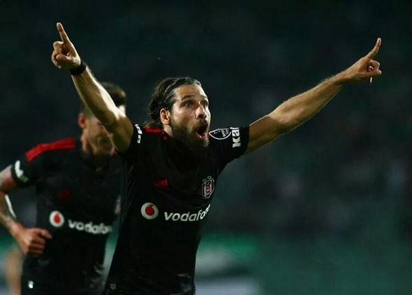 Bizi çileden de çıkartsan seviyoruz ulan seni !