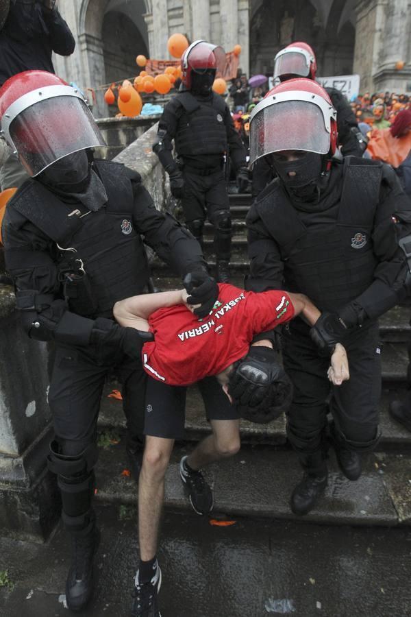 jpermach's tweet photo. "Tú hipócrita q te muestras humilde ante el extranjero pero te vuelves soberbio con tus hermanos del pueblo"#Malinche http://t.co/KFkXnga7Ko