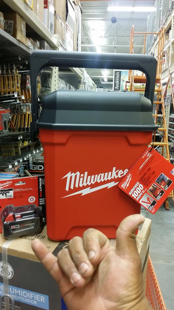 MilwaukeeTool's tweet photo. Great Minds Think Alike. #NBHD RT @yurmomashouse: #had2haveit #keepmakingandikeepbuying http://t.co/8H8ZcfBiF0