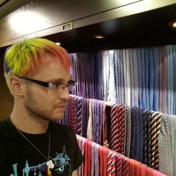 UptownKeith's tweet photo. Ponies visit Thomas Pink on Wall Street. #ponyconnyc #wsay @Ponycon2015 http://t.co/ygTzPCisCL
