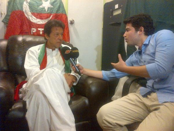anilakhawaja's tweet photo. #40DaysAzadiMarchPTI Chairman @ImranKhanPTI speaks to @trtturk @etturkiyye -Turkish TV http://t.co/IpJoDw6h1d