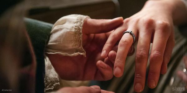 Bedankt noedels Mus Outlander on Twitter: "Get an authentic replica of Claire's wedding ring in the #Outlander Store! #OutlanderWedding http://t.co/GEuQcmvjGH http://t.co/o7gPxcLlDh" / Twitter Bedankt noedels Mus Outlander on Twitter: "Get an authentic replica of Claire's wedding ring in the #Outlander Store! #OutlanderWedding http://t.co/GEuQcmvjGH http://t.co/o7gPxcLlDh" / Twitter