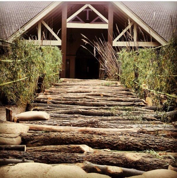 OUDeltaTauDelta's tweet photo. Seeing sandbags and wood everywhere means Mekong is just around the corner, hope @whoisnategood is ready for us http://t.co/35j9aQwSxp