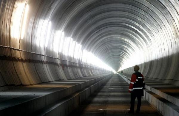 Tier5SpyNetwork's tweet photo. #thriller #BookBoost #book #reviews #Russia #covertcamera #spy
DUMBs-newly constructed super maglev long train tunnel http://t.co/ZIss6aNpxc