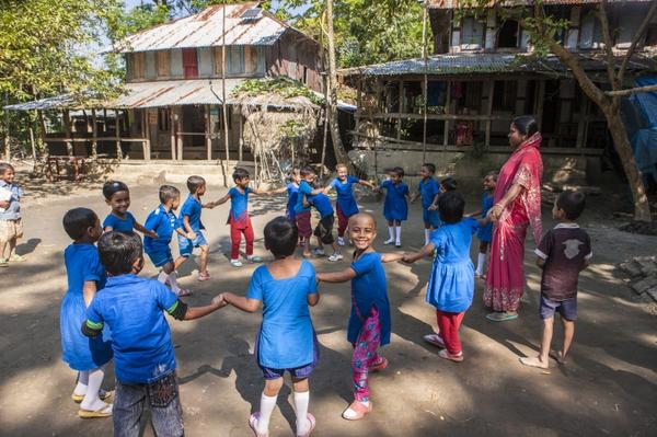 AKFCanada's tweet photo. When children play, they develop important life skills like cooperation, confidence & leadership. #GlobalEd2014 http://t.co/eZE2kaJOOI