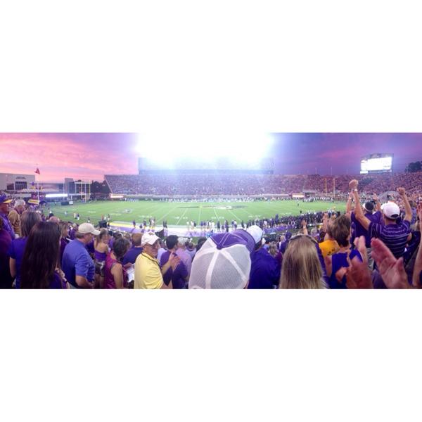 bethanyy221's tweet photo. Perfect timing #piratetouchdown #oneofmany ππ http://t.co/FOrPsEEJMx