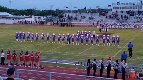 treymills11's tweet image. Such a badass picture!! 😍😍😍🙌🏈🏈 #82 #captain #FrontFour