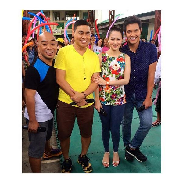 therealmarianIG's tweet photo. Have a great day ahead Dabarkads! 😊😊😊 http://t.co/INk1nkjCtO http://t.co/FRRanzmpgj