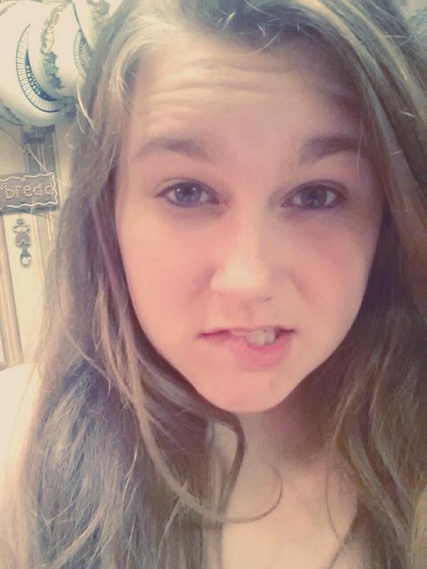 AM I CUTE