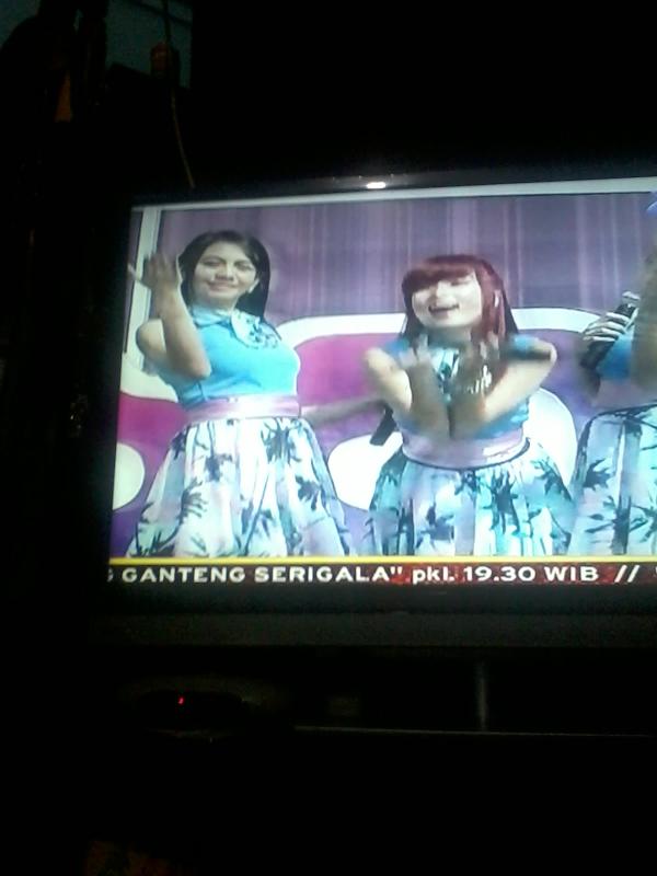 mimiaprilia26's tweet photo. Sma" cntik @Kezia_ChiBi: Makasihh"@mimiaprilia26: @Kezia_ChiBi ni tdi aku nnton kkak .cntiknya t kbangetan deh .hihi http://t.co/OLGeVQVHee"