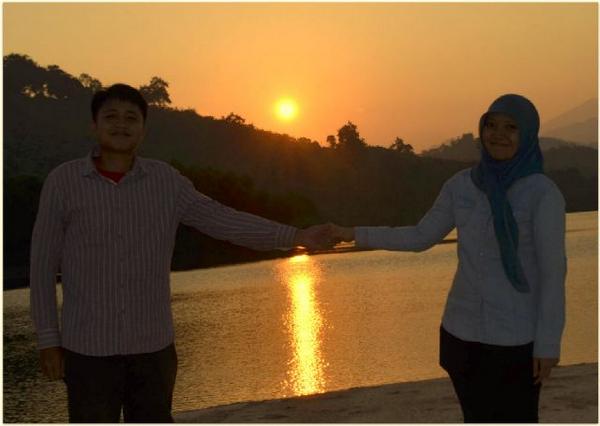 NdaEfan's tweet photo. Pantai tersembunyi di daerah pesawaran cocok buat tempat liat sunset @kelilinglampung @explorelampung @bandarlampung http://t.co/VlMFe2BcpS