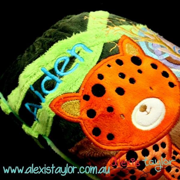 ViviRichards's tweet photo. Custom OOAK...who loves handmade? http://t.co/Aj8D1YoMEb http://t.co/LNELppNHZq
