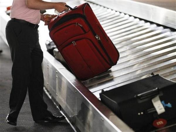 m800_limited's tweet photo. What you need to know when using call forwarding when you travel? http://t.co/R5VS8uhgLs #TollFree #CallFoward http://t.co/vmQ8zN4iTv