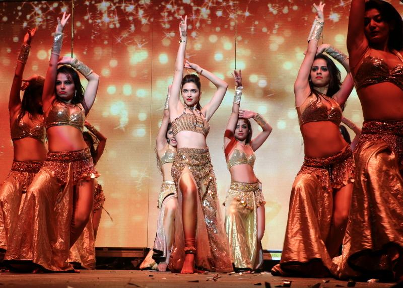 Deepika Padukone With Dancers Performance at SlamTheTour | Veethi