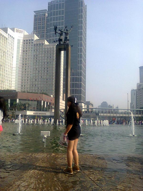 ladyrose_ell's tweet photo. @JRX_SID  menuju plaza indonesia for bali #balitolakreklamasi http://t.co/xpPAWuRDaf