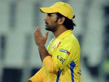 JagranNews's tweet photo. जब @msdhoni भी पड़ गए हैरत में और चेहरे पर बिखरी मुस्कान.... http://t.co/q0A0b9GExe #CSKvsDOL #CLT20 http://t.co/QKAh9pvluo