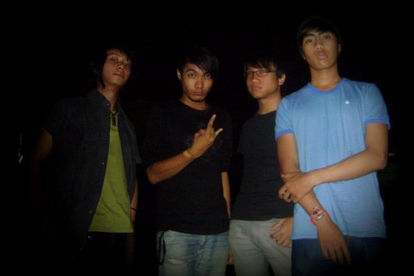 angkitmoluska's tweet photo. Hahahaha "@RickyGumilang: Nemu ini...hahahaaa
Cc: @angkitmoluska http://t.co/AyQA51nsnu"