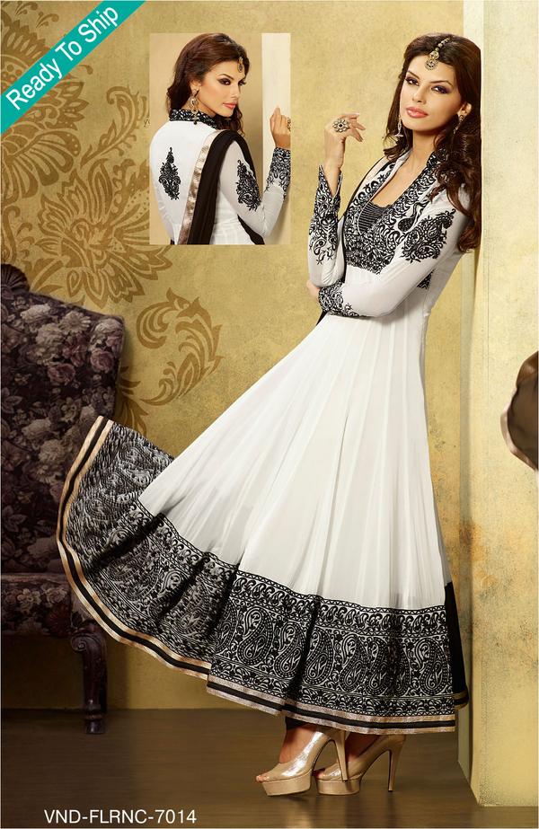 Sandhyasingh199's tweet photo. #AnarkaliShalwar tunic have recently forayed back to trends. #Sringaar http://t.co/9MAkRKHhbF @SringaarOnline http://t.co/BOYQR9zRDd