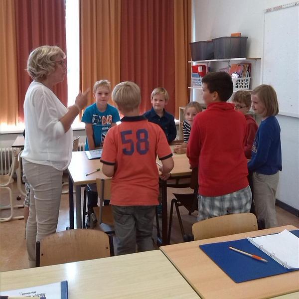 sbo_gaanderen's tweet photo. Gisteren zijn 8 kinderen gestart met onze #cursus #MuziekMaakJeZelf o.l.v. #EliseBruggeman. Veel #muzikaal plezier http://t.co/OtZkzuH0js