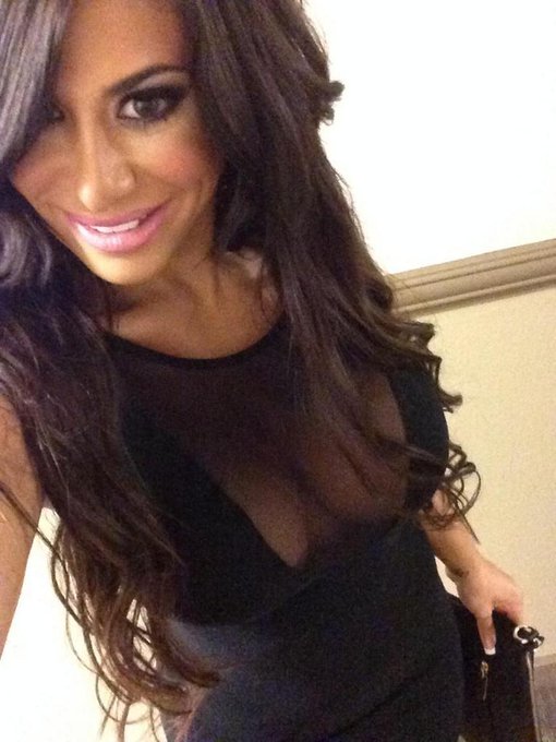 Hi boys xo 💋 http://t.co/DI0ZsKe3ak