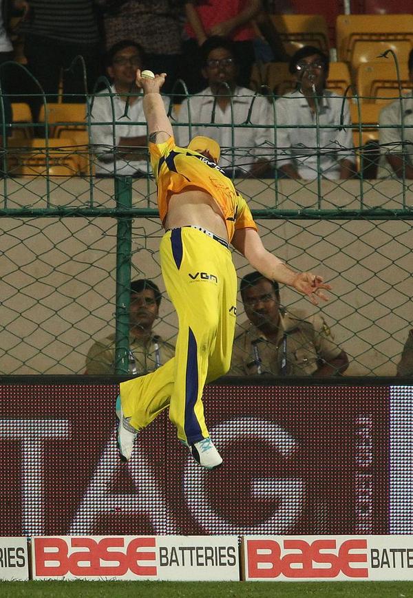 Cricmates's tweet photo. Is that a Bird ??
No its Brendon !! #CSKvsDOL http://t.co/ppggnvNK4a