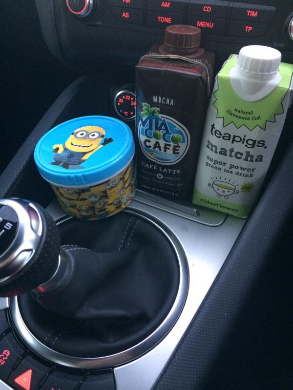 itssophiefisher's tweet image. Quick spot of breakfast... #M3 #totalgridlock #livingthedream
