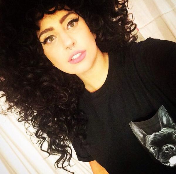 Lauraxmonster's tweet photo. GODDESS OF JAZZ #BuyCheekToCheekOnItunes #CheekToCheekSept23 🎺😊❤️🎷💖😘 http://t.co/lEFjl6SDFJ