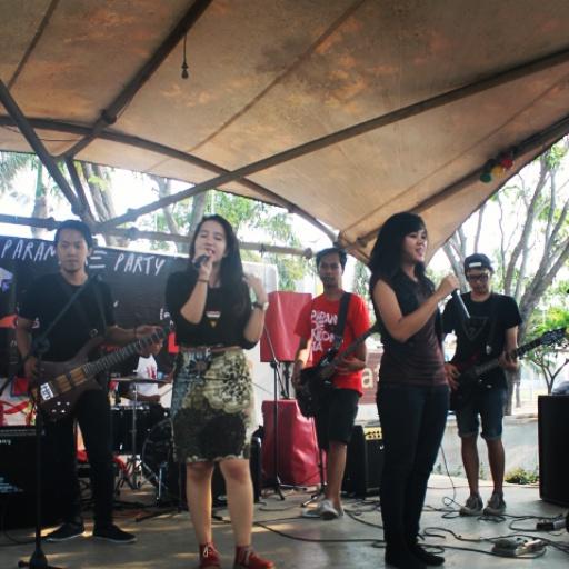 ini perfom dari tamu kita, parateam pwk <a href="/paramore_PWK/">PARAMORE PURWAKARTA</a>