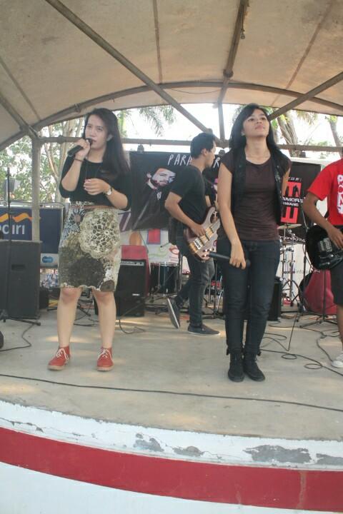 ini Duo vokalis dari band paramore purwakarta !