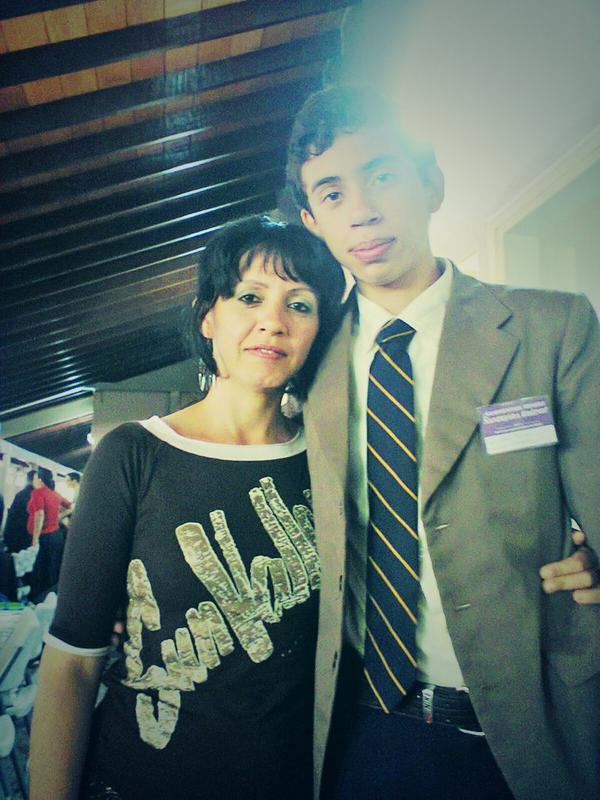 richardgol's tweet photo. Mis hermanos http://t.co/9HsvTB4oYa