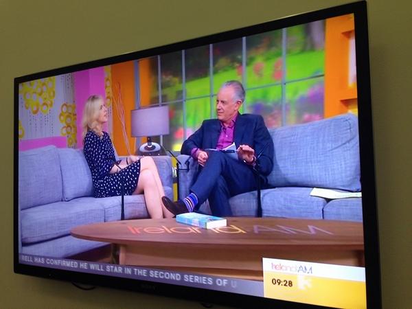 PenguinIEBooks's tweet photo. .@sinead_moriarty talks to Mark Cagney on @IrelandAMTV3 #thesecretssisterskeep http://t.co/WWERwPsJwJ