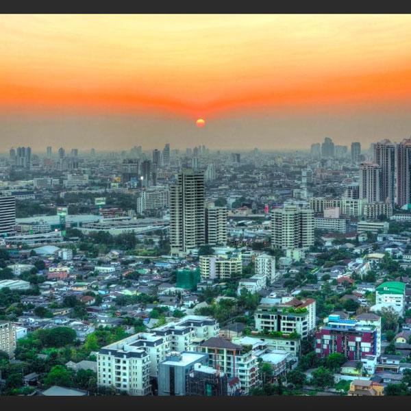MarriottBKK's tweet photo. When you visit our hotel, make sure you check out the stunning view from @OctaveBKK on the 49th floor! #marriott57 http://t.co/ptdzUCaGq1