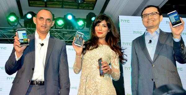 HTC_IN's tweet photo. Mr. Faisal Siddiqui, Ms. Chitrangada Singh & Mr. Chia-Lin Chang unveil the HTC Desire 816G & HTC Desire 820 #HTCevent http://t.co/Dkl7aUH69C