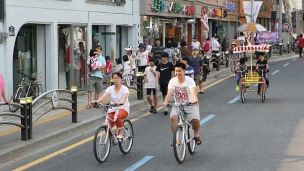 iambiente's tweet photo. Primera ciudad  que vive un mes sin autos http://t.co/LhAIcm5kXT #MedioAmbiente http://t.co/PT6Or0IBiU