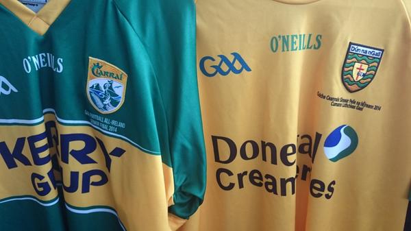 officialgaa's tweet photo. RT before midday &amp; you can win one of these Kerry or Donegal limited edition #GAA All-Ireland Football Final jerseys! http://t.co/MARFIgoIbb
