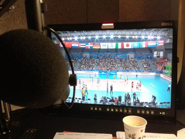 Nu nog vanuit Hilversum... Met een bakkie koffie op dinsdagochtend: #NEDKAZ #VOLLEYBAL #WK 3-0?