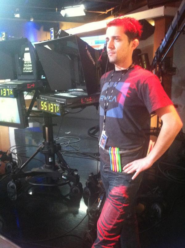 AlexMillerNews's tweet photo. I guess imitation is the sincerest form of flattery? #highlighterbelt #pullsitoff @diepyman @FOX46CAROLINAS. http://t.co/01KHtblDxe