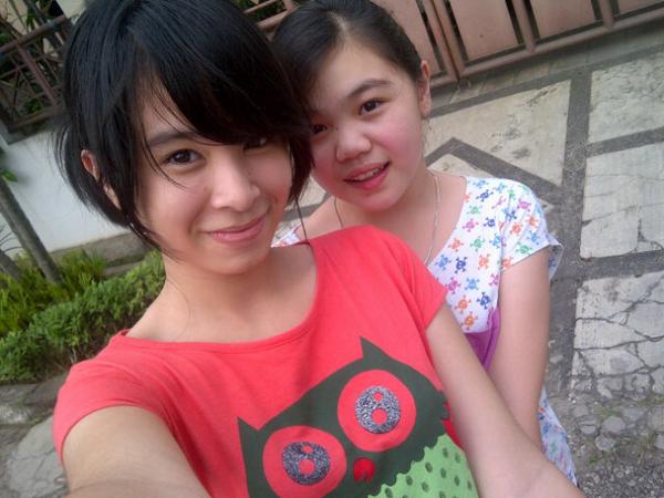 GraVan_FANBASE's tweet photo. Ci Fio sama Ci Vanes lagi jalan sore({})♥ http://t.co/vIHSx3WlW5