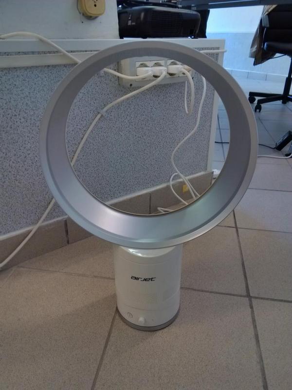 Apio_1's tweet photo. Welcome to AirJet, the new friend object of the Apio family!
#internetforthings #I4T #IoT #InternetOfThings http://t.co/9rQ8hymWtG