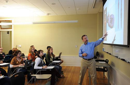 ADE e Ingeniería Industrial, las carreras con mayor proyección laboral bit.ly/1uguizu