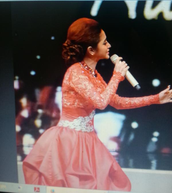 amyra_babeher's tweet photo. Baju nya keren bner,yg make nya jga cantik bgd http://t.co/NH2uAWrAsl