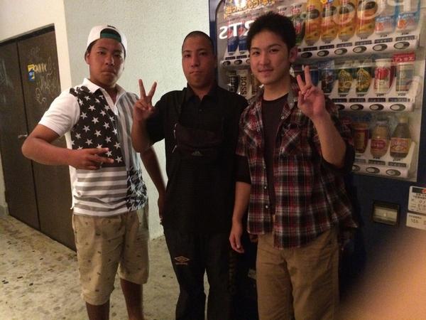 0213Myphone's tweet photo. 今この3名で具商全員と交流しようと
頑張っています！

自分達と絡んでもいい人ー？笑 http://t.co/rAhpNQv3Vk