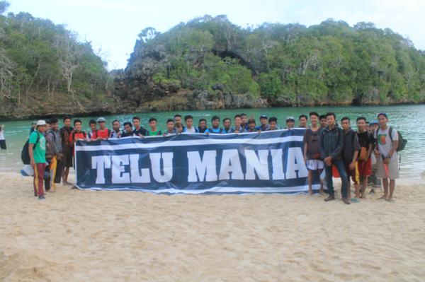 telumania's tweet image. bukan hanya di tribun kita ada, kita juga ada dimana - mana #savesempu #teluholiday