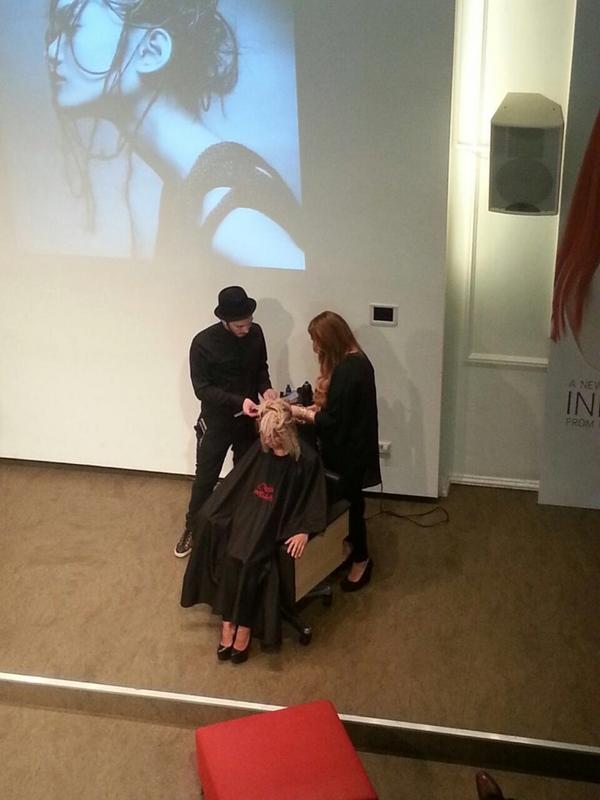 JessicaNeil5's tweet image. #greatcrowd #stagework #sebastian  @WellaPro @SebastianPro @domcapel @KHHairGroup @KHHairWestB @KHHairArtTeam