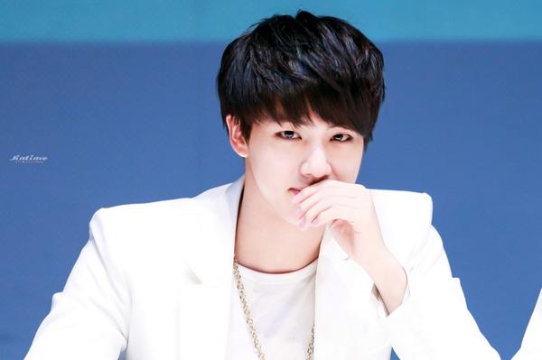 _Jintime's tweet photo. ♥︎UPDATE♥︎신촌 팬사인회 20pics
▷http://t.co/YBgX6JOXKq
#방탄소년단 #JIN @BTS_twt
(http://t.co/Y4bt2eA3SQ http://t.co/o3ErcO0EfZ http://t.co/gY6emzGJZc